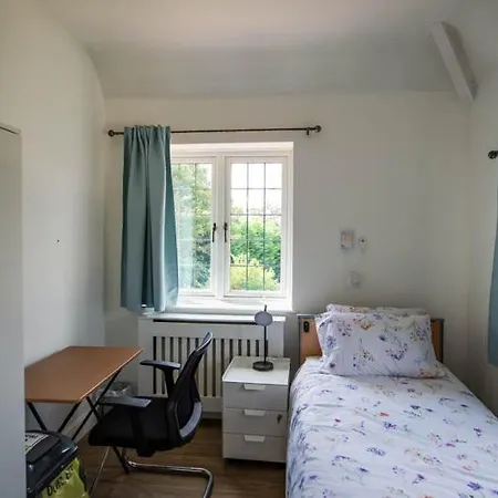 Canford House On Westbury On Trym בריסטול